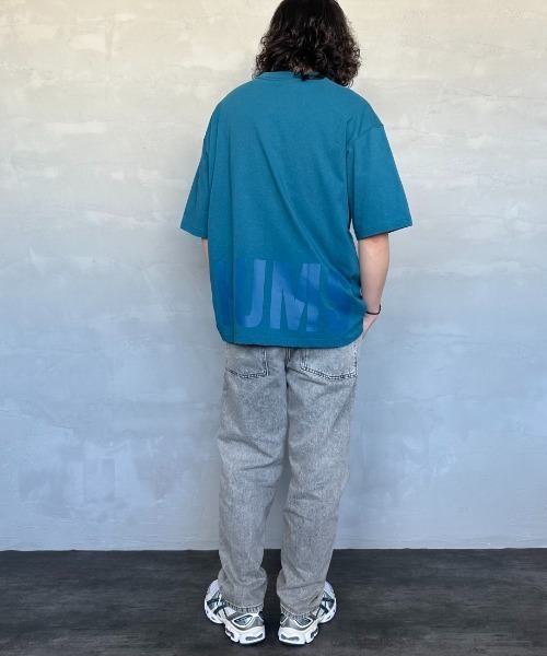 CHUMS（チャムス）の「[CHUMS/チャムス] オーバーサイズ チャムスロゴ バックプリントTシャツ（Tシャツ/カットソー・レディース・ホワイト/ブラック/グレイッシュベージュ/ブルーグリーン・M/L/XL）」の9枚目の写真