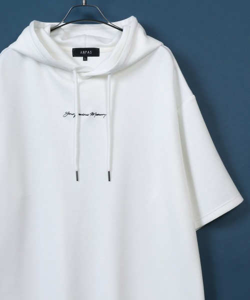 ANPAS（アンパス）の「ANPAS Ponte Fabric 1Point Embroidery Oversized Hoodie/ANPAS 別注 ポンチ ワンポイント刺繍 オーバーサイズ パーカー プチ刺繍 半袖パーカー（パーカー・メンズ・グレイッシュベージュ/ブラック/チャコール/グレー/オフホワイト/サックスブルー/ベージュ系その他/ブルー系その他/グレー系その他/ブラック系その他2/グレー系その他4/グレー系その他3/グレー系その他2/ベージュ系その他2/ブルー系その他2/ホワイト系その他2/ホワイト系その他/ブラック系その他・L/M）」の2枚目の写真