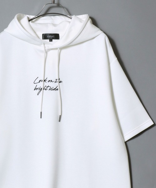 ANPAS（アンパス）の「ANPAS Ponte Fabric Embroidery Oversized Hoodie Tee/ANPAS 別注 接触冷感 ポンチ ワンポイント刺繍 オーバーサイズ Tパーカー 半袖 フーディー メンズ レディース（パーカー・メンズ・グレイッシュベージュ/ブラック/チャコール/グレー/オフホワイト/サックスブルー/ベージュ系その他/ブルー系その他/グレー系その他/ブラック系その他2/グレー系その他4/グレー系その他3/グレー系その他2/ベージュ系その他2/ブルー系その他2/ホワイト系その他2/ホワイト系その他/ブラック系その他/グレー系その他5/ブルー系その他3/ベージュ系その他3/ブラック系その他3/グレー系その他6/ホワイト系その他3・L/M）」の4枚目の写真