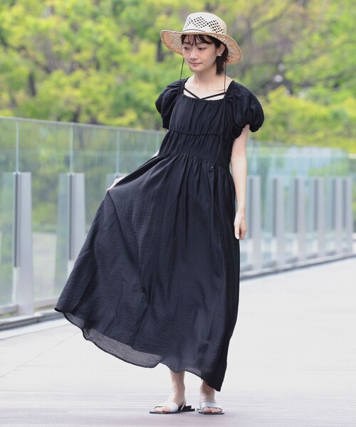 Ray BEAMS(レイビームス)の「Ray BEAMS / バック クロス スクエアネック ワンピース(ワンピース・レディース・ブラック/イエロー系その他5・0/1)」の3枚目の写真