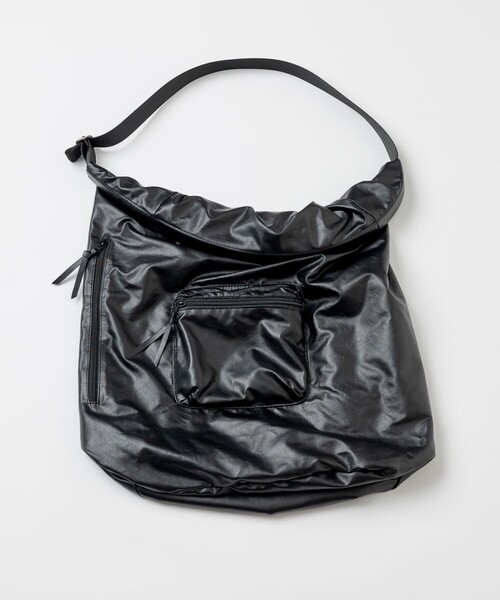 FREAK'S STORE（フリークスストア）の「FREAK’S STORE/フリークスストア Roll Shoulder BAG PUレザー/ロール ショルダーバック ポリウレタンレザー（ショルダーバッグ・メンズ・ブラック・ﾌﾘ-）」の9枚目の写真