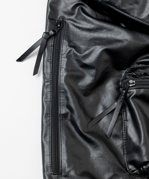 FREAK'S STORE（フリークスストア）の「FREAK’S STORE/フリークスストア Roll Shoulder BAG PUレザー/ロール ショルダーバック ポリウレタンレザー（ショルダーバッグ・メンズ・ブラック・ﾌﾘ-）」の11枚目の写真