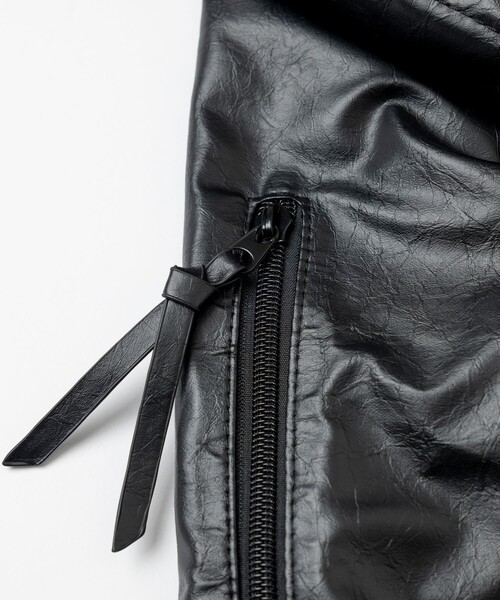 FREAK'S STORE（フリークスストア）の「FREAK’S STORE/フリークスストア Roll Shoulder BAG PUレザー/ロール ショルダーバック ポリウレタンレザー（ショルダーバッグ・メンズ・ブラック・ﾌﾘ-）」の12枚目の写真