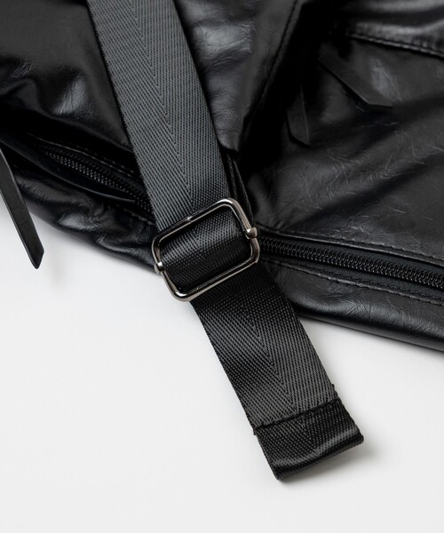 FREAK'S STORE（フリークスストア）の「FREAK’S STORE/フリークスストア Roll Shoulder BAG PUレザー/ロール ショルダーバック ポリウレタンレザー（ショルダーバッグ・メンズ・ブラック・ﾌﾘ-）」の14枚目の写真
