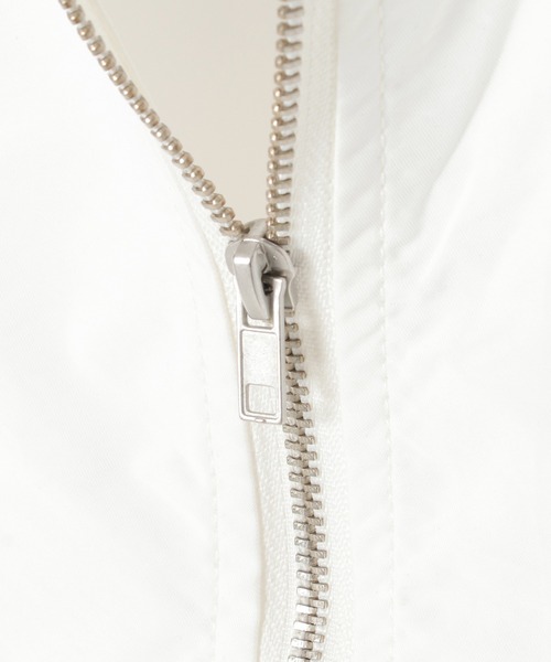 notch.（ノッチ）の「ペプラムVベスト（ベスト・レディース・オフホワイト/ブラック・M）」の8枚目の写真