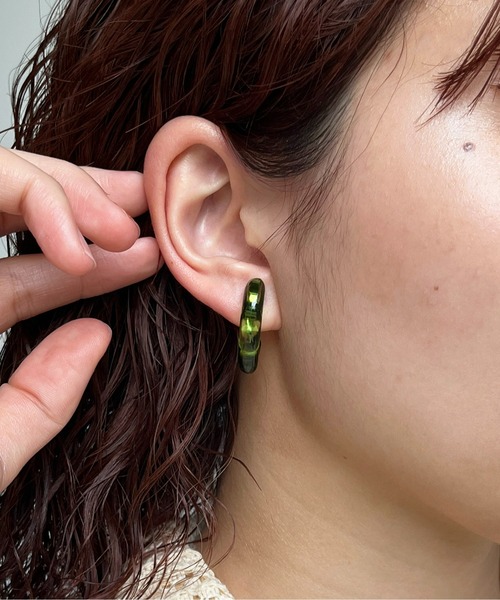 CPCM（シーピーシーエム）の「ハーフクリアハートイヤリング（ネックレス・レディース・クリア/グリーン/ブラウン・FREE）」の5枚目の写真