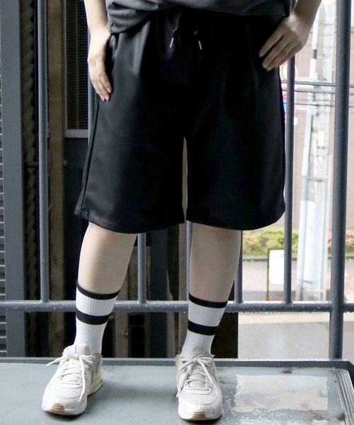 Starting Over(スターティングオーバー)の「Synthetic leather loose shorts/合成皮革 ルーズ ショーツ(その他パンツ・メンズ・ブラック/シルバー・XL/L/M)」の11枚目の写真