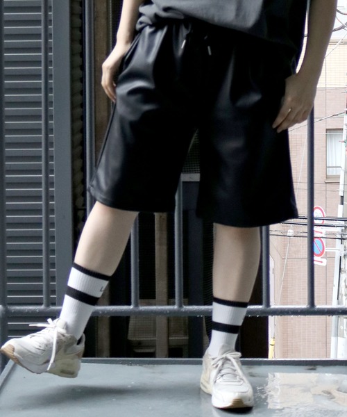Starting Over(スターティングオーバー)の「Synthetic leather loose shorts/合成皮革 ルーズ ショーツ(その他パンツ・メンズ・ブラック/シルバー・XL/L/M)」の18枚目の写真