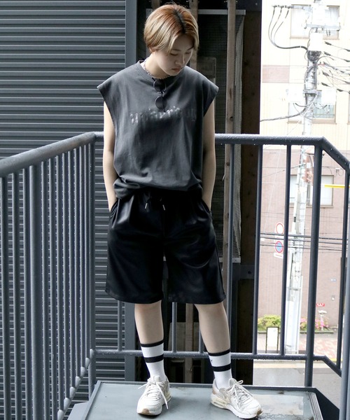 Starting Over(スターティングオーバー)の「Synthetic leather loose shorts/合成皮革 ルーズ ショーツ(その他パンツ・メンズ・ブラック/シルバー・XL/L/M)」の21枚目の写真