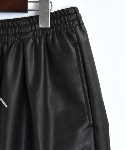 Starting Over(スターティングオーバー)の「Synthetic leather loose shorts/合成皮革 ルーズ ショーツ(その他パンツ・メンズ・ブラック/シルバー・XL/L/M)」の7枚目の写真