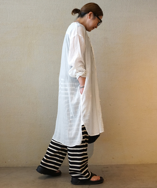 JOURNAL STANDARD LUXE(ジャーナルスタンダード ラックス)の「【ARMEN 】GAUZE UTILTY BANDED COLLAR LONG SH(シャツ/ブラウス・レディース・ホワイト/ライトグレー/ブラック/パープル・3)」の11枚目の写真