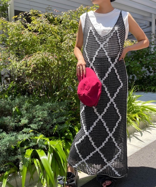 ENIM BY VICKY(エニムバイビッキー)の「刺繍ロゴバルーンノースリプルオーバー《洗濯機で洗える》(Tシャツ/カットソー・レディース・ブラック/ホワイト・M)」の19枚目の写真