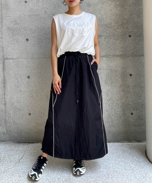 ENIM BY VICKY(エニムバイビッキー)の「刺繍ロゴバルーンノースリプルオーバー《洗濯機で洗える》(Tシャツ/カットソー・レディース・ブラック/ホワイト・M)」の14枚目の写真