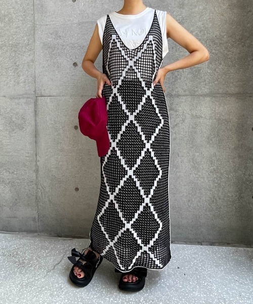 ENIM BY VICKY(エニムバイビッキー)の「刺繍ロゴバルーンノースリプルオーバー《洗濯機で洗える》(Tシャツ/カットソー・レディース・ブラック/ホワイト・M)」の11枚目の写真