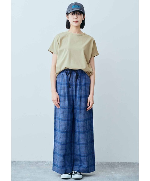 THREE FIFTY STANDARD（スリーフィフティースタンダード）の「ＴＨＲＥＥ　ＦＩＦＴＹ　ＳＴＡＮＤＡＲＤ　汗じみ軽減加工をほどこしたフレンチスリーブＴシャツ（Tシャツ/カットソー・レディース・ブルー/チャコールグレー/ベージュ・LARGE/MEDIUM）」の5枚目の写真