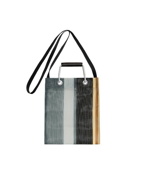MARNI MARKET(マルニマーケット)の「ストライプミニショルダーバッグ(ショルダーバッグ・レディース・ブラック・FREE)」の2枚目の写真