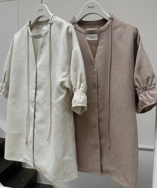 lawgy(ラウジー)の「string pin sleeve gather jacket tops / ストリングピンスリーブギャザージャケットトップス(その他トップス・レディース・ベージュ/ホワイト・FREE)」の3枚目の写真