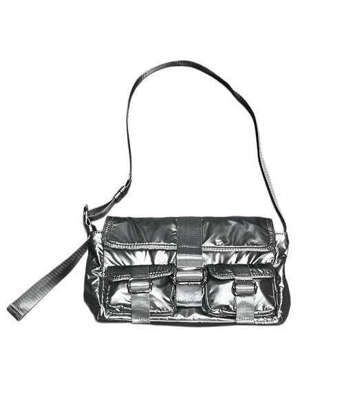 XU（エックスユー）の「ストリートファッション XU エックスユー metallic belt pocket bag メタリックベルトポケットバッグ ハンドバッグ ショルダーバッグ カバン 鞄 韓国ファッション 韓国ストリート（ショルダーバッグ・メンズ・シルバー/ブラック・ONE SIZE）」の3枚目の写真
