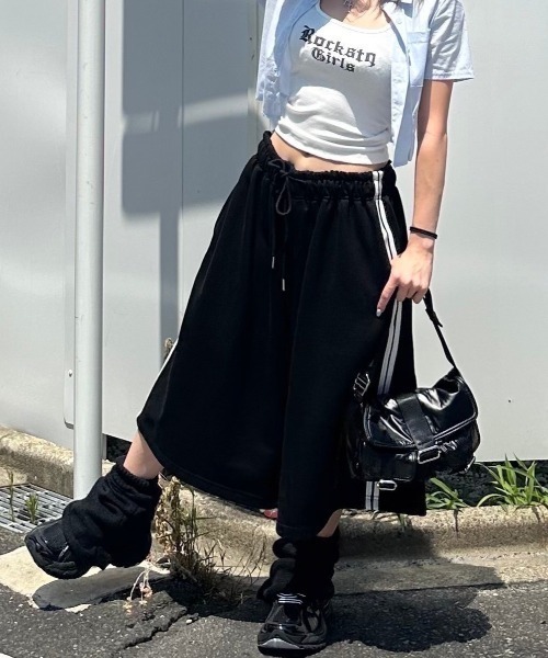 XU（エックスユー）の「ストリートファッション XU エックスユー metallic belt pocket bag メタリックベルトポケットバッグ ハンドバッグ ショルダーバッグ カバン 鞄 韓国ファッション 韓国ストリート（ショルダーバッグ・メンズ・シルバー/ブラック・ONE SIZE）」の5枚目の写真