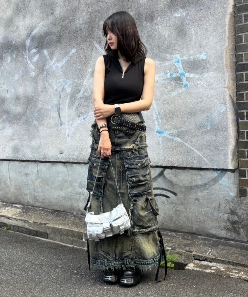 XU（エックスユー）の「ストリートファッション XU エックスユー metallic belt pocket bag メタリックベルトポケットバッグ ハンドバッグ ショルダーバッグ カバン 鞄 韓国ファッション 韓国ストリート（ショルダーバッグ・メンズ・シルバー/ブラック・ONE SIZE）」の16枚目の写真