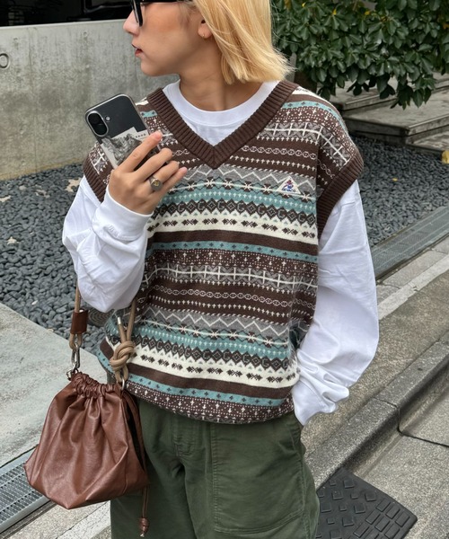 GEVACO(ゲバコ)の「【GEVACO / ゲバコ】フェアアイルVネックニットベスト(ベスト・メンズ・グリーン/ネイビー/ブラウン・LARGE/MEDIUM/SMALL)」の2枚目の写真