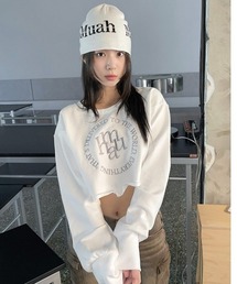 muahmuah | A'GEM/9 × .kom 『muah muah/ムーアムーア』 STITCH LOGO CROP MTM/ステッチロゴクロップスウェットシャツ(スウェット)