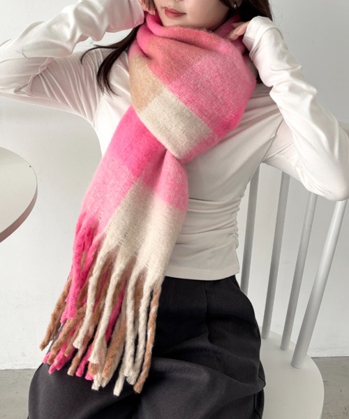 ピンク ロゴ入り マフラー フリンジ付き セール】マルチチェックボリュームフリンジマフラー（マフラー）｜CLEA