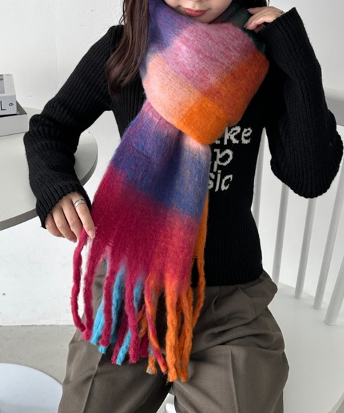 CLEA(クレア)の「マルチチェックボリュームフリンジマフラー(マフラー・レディース・オレンジ/イエロー/ブラウン/ブルー/ミント/ピンク/ライトピンク/パープル・FREE)」の17枚目の写真