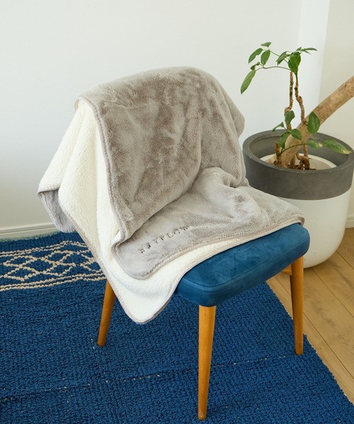 BAYFLOW（ベイフロー）の「[やみつきの触り心地!]BFファーボアブランケットM 102×160（ブランケット・レディース・グレー/チャコール/ベージュ・00）」の21枚目の写真
