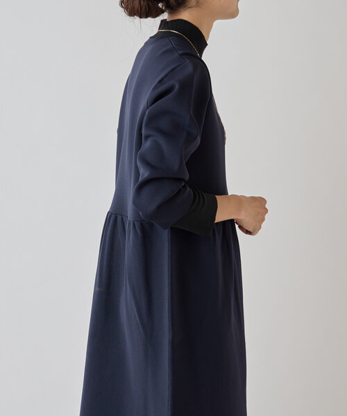 BEARDSLEY（ビアズリー）の「バイカラーニットワンピース（ワンピース・レディース・キャメル/ネイビー・FREE）」の9枚目の写真