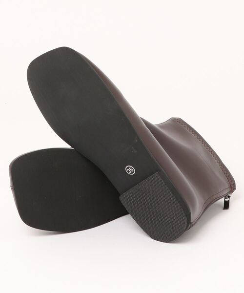 shoes365(シューズスリーシックスファイヴ)の「【shoes365】ソフトレザー スクエアトゥ フラットショートブーツ(ブーツ・レディース・ブラック/チョコ・22.5cm/23.0cm/23.5cm/24.0cm/24.5cm/25.0cm)」の4枚目の写真