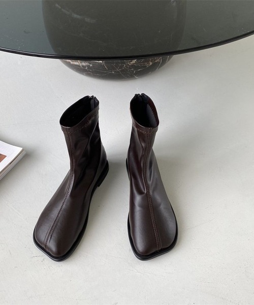 shoes365(シューズスリーシックスファイヴ)の「【shoes365】ソフトレザー スクエアトゥ フラットショートブーツ(ブーツ・レディース・ブラック/チョコ・22.5cm/23.0cm/23.5cm/24.0cm/24.5cm/25.0cm)」の9枚目の写真