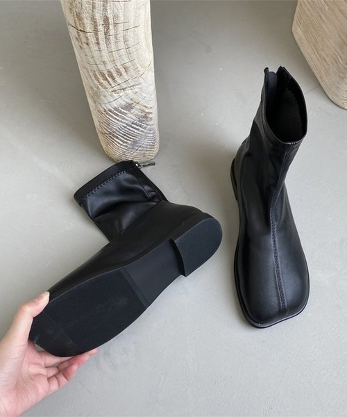 shoes365(シューズスリーシックスファイヴ)の「【shoes365】ソフトレザー スクエアトゥ フラットショートブーツ(ブーツ・レディース・ブラック/チョコ・22.5cm/23.0cm/23.5cm/24.0cm/24.5cm/25.0cm)」の11枚目の写真