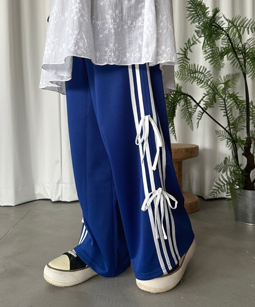 kutir(クティール)の「ラインリボンワイドトラックパンツ(その他パンツ・レディース・ブラック/ボルドー/ブルー・LARGE/MEDIUM)」の2枚目の写真