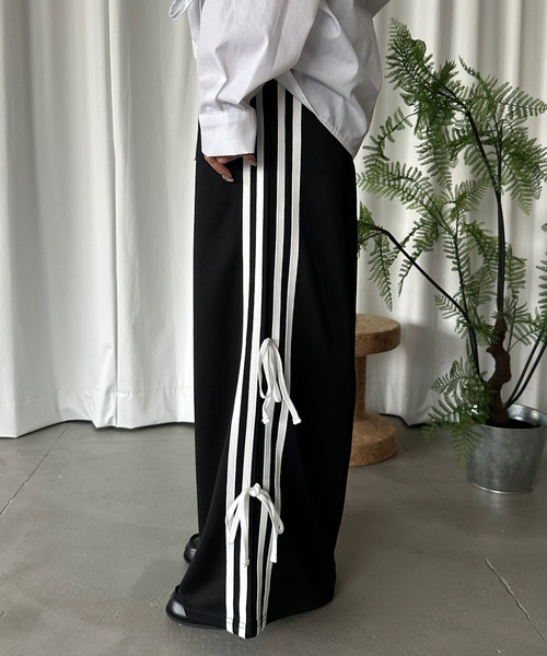 kutir(クティール)の「ラインリボンワイドトラックパンツ(その他パンツ・レディース・ブラック/ボルドー/ブルー・LARGE/MEDIUM)」の16枚目の写真