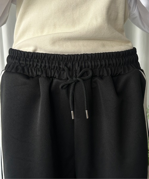 kutir(クティール)の「ラインリボンワイドトラックパンツ(その他パンツ・レディース・ブラック/ボルドー/ブルー・LARGE/MEDIUM)」の9枚目の写真