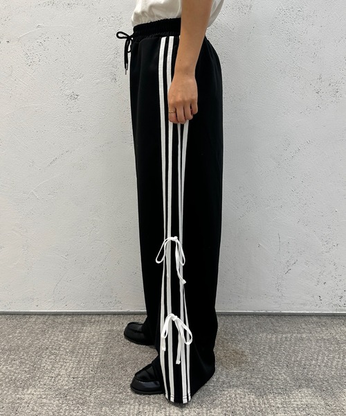 kutir(クティール)の「ラインリボンワイドトラックパンツ(その他パンツ・レディース・ブラック/ボルドー/ブルー・LARGE/MEDIUM)」の7枚目の写真