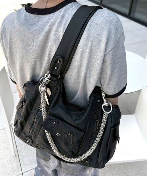 Never mind the XU / Chikashitsu+（ネバーマインド ザ エックスユー / チカシツプラス）の「【nmtc+】2way coating pocket shoulder bag / 【エヌエムティーシープラス】ツーウェイコーティングポケットショルダーバッグ＜着用動画あり＞（ショルダーバッグ・メンズ・ブラック・ONE SIZE）」の14枚目の写真