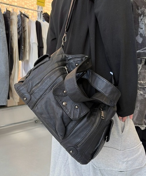 Never mind the XU / Chikashitsu+(ネバーマインド ザ エックスユー / チカシツプラス)の「【nmtc+】2way coating pocket shoulder bag / 【エヌエムティーシープラス】ツーウェイコーティングポケットショルダーバッグ<着用動画あり>(ショルダーバッグ・メンズ・ブラック・ONE SIZE)」の20枚目の写真
