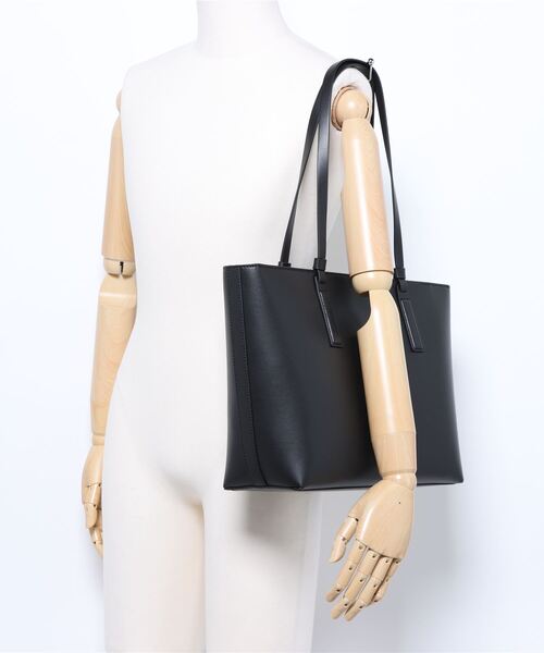 CHARLES & KEITH（チャールズ & キース）の「Noelle ノエル