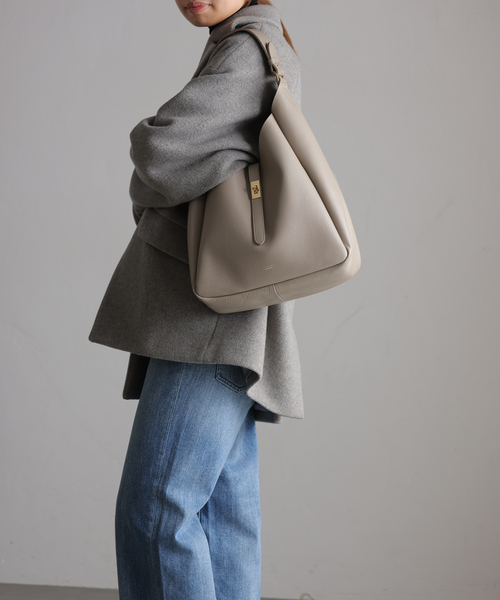 La TOTALITE(ラトータリテ)の「【VIOLAd’ORO/ヴィオラドーロ】レザーショルダーBAG(ショルダーバッグ・レディース・ブラック/ベージュ・FREE)」の2枚目の写真