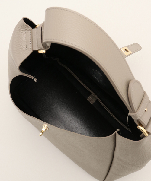 La TOTALITE(ラトータリテ)の「【VIOLAd’ORO/ヴィオラドーロ】レザーショルダーBAG(ショルダーバッグ・レディース・ブラック/ベージュ・FREE)」の7枚目の写真