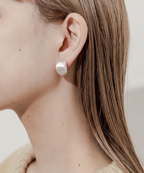 SMELLY（スメリー）の「プックリメタルマットイヤリング（イヤリング・レディース・ゴールド/シルバー・-）」の3枚目の写真