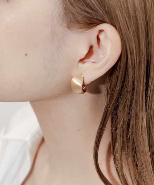 SMELLY（スメリー）の「プックリメタルマットイヤリング（イヤリング・レディース・ゴールド/シルバー・-）」の8枚目の写真