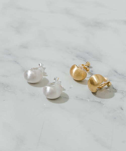 SMELLY（スメリー）の「プックリメタルマットイヤリング（イヤリング・レディース・ゴールド/シルバー・-）」の11枚目の写真