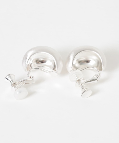 SMELLY（スメリー）の「プックリメタルマットイヤリング（イヤリング・レディース・ゴールド/シルバー・-）」の13枚目の写真