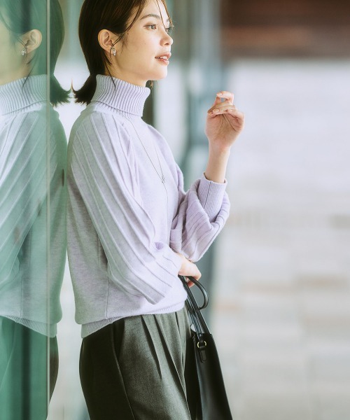 7days Life Styling（セブンデイズライフスタイリング）の「プリーツ風柄ボリューム袖タートルネックニット（毛玉になりにくい・タンブル乾燥OK）（ニット/セーター・レディース・アイボリー/ラベンダー/杢グレー/ブラック・S/M/L/LL/3L）」の16枚目の写真