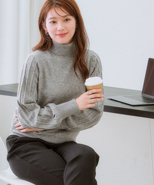7days Life Styling（セブンデイズライフスタイリング）の「プリーツ風柄ボリューム袖タートルネックニット（毛玉になりにくい・タンブル乾燥OK）（ニット/セーター・レディース・アイボリー/ラベンダー/杢グレー/ブラック・S/M/L/LL/3L）」の12枚目の写真