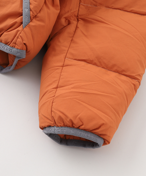 and wander（アンドワンダー）の「GRAMICCI × and wander Down Jacket GUJ4-F3000-M（ダウンジャケット/コート・メンズ・オレンジ/ブラック・MEDIUM/LARGE）」の5枚目の写真