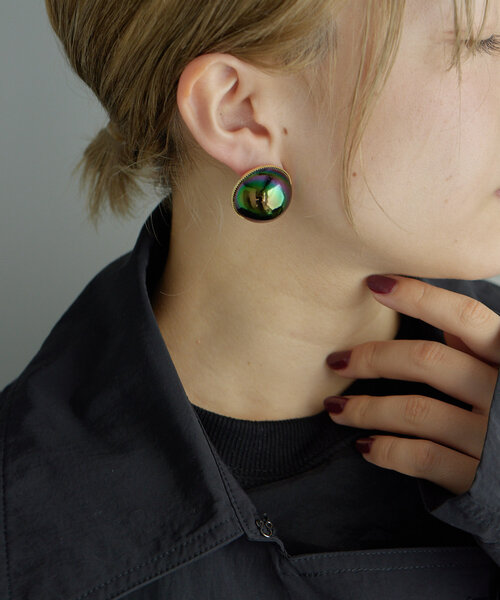 ear PAPILLONNER(イアパピヨネ)の「BIGオーロラカボションピアス(ピアス(両耳用)・レディース・ホワイト/ブラック・FREE)」の12枚目の写真